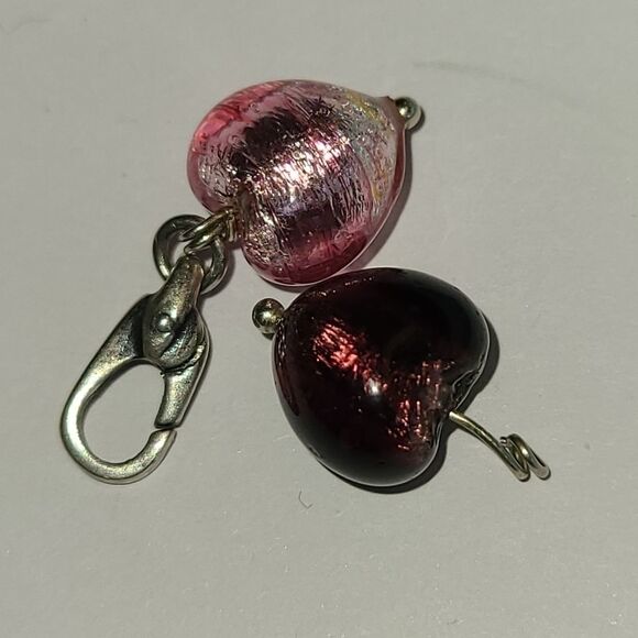 Kay’s Charmed Moments Set of Murano glass heart charms. - Picture 3 of 3